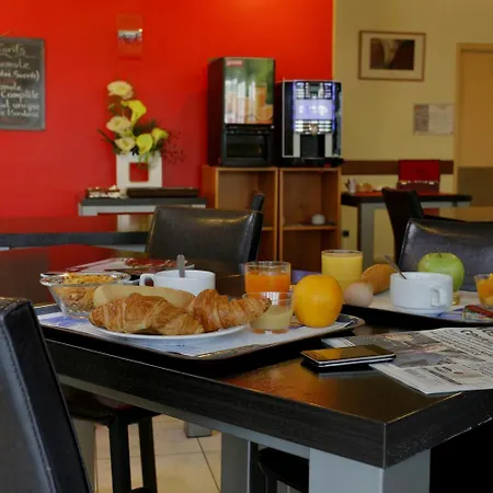 ホテル Gallieni ジュヌヴィリエ